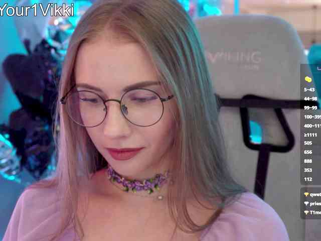 VikkiExtraCheese webcam