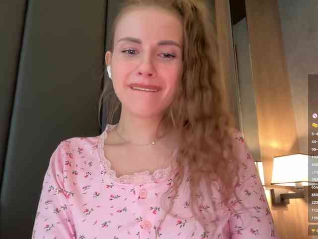 VikkiExtraCheese webcam