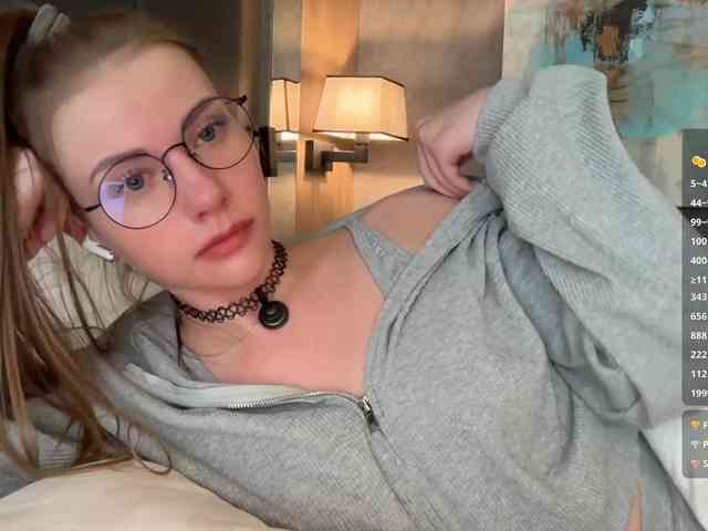 VikkiExtraCheese webcam