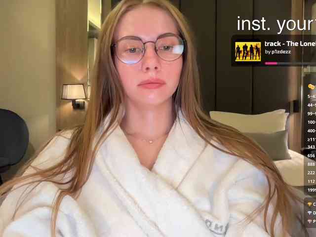 VikkiExtraCheese webcam