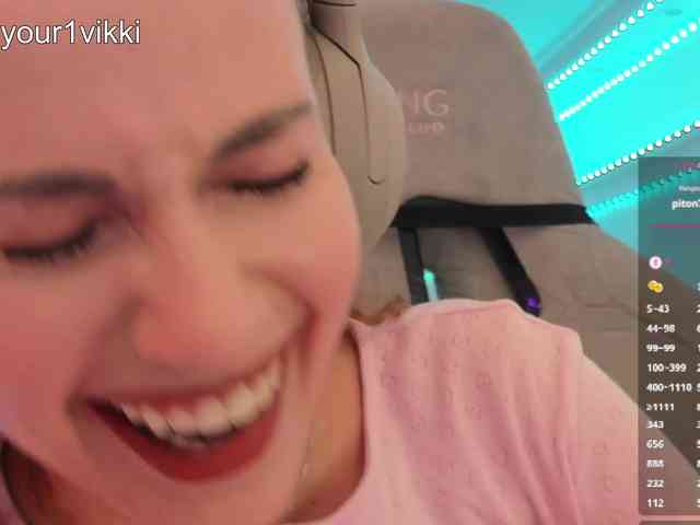 VikkiExtraCheese webcam