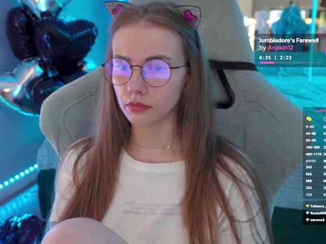 VikkiExtraCheese webcam