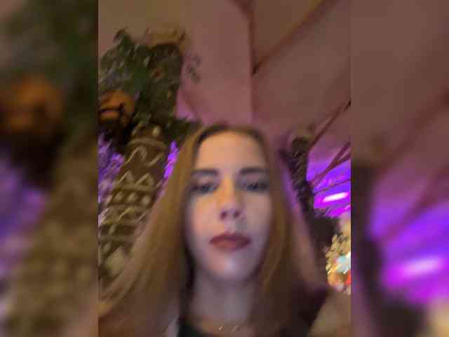 VikkiExtraCheese webcam