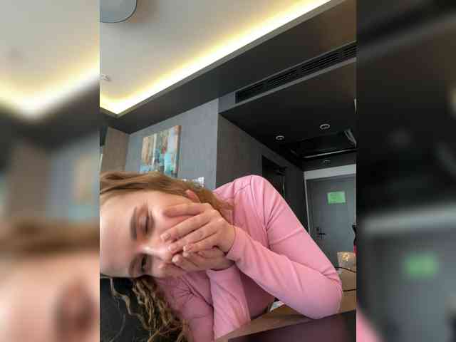 VikkiExtraCheese webcam