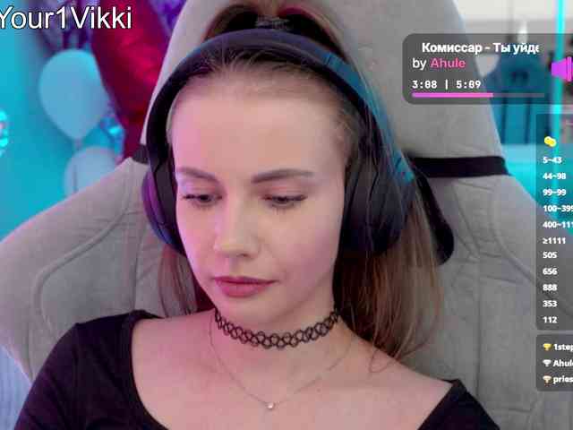 -VikkiL0vesCheese-