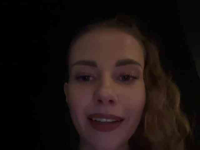 VikkiExtraCheese webcam