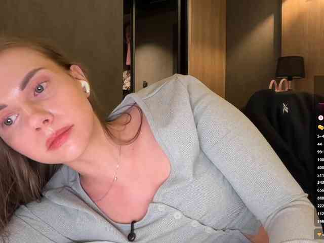 VikkiExtraCheese webcam