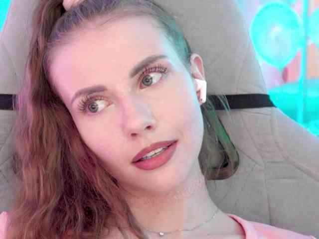 VikkiExtraCheese webcam