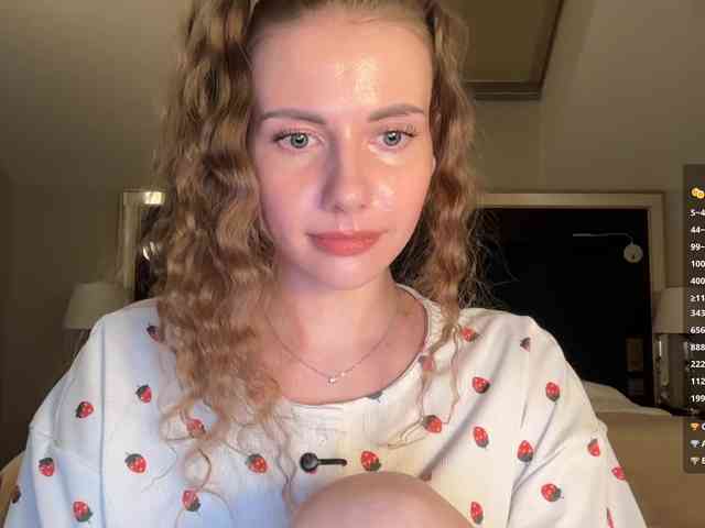 VikkiExtraCheese webcam