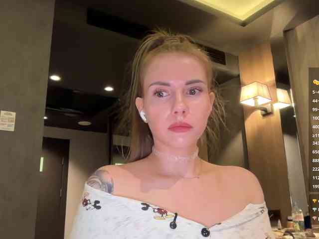 VikkiExtraCheese webcam