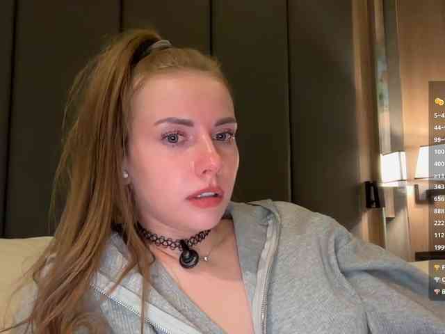 VikkiExtraCheese webcam