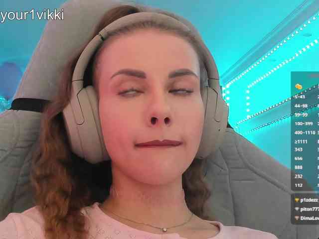Модель: VikkiExtraCheese