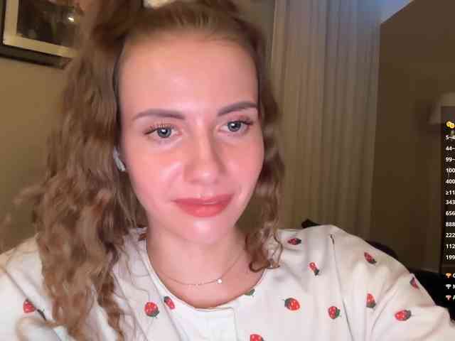 VikkiExtraCheese webcam