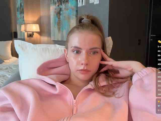 VikkiExtraCheese webcam