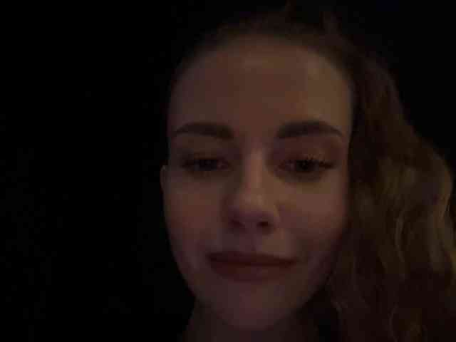 Модель: VikkiExtraCheese