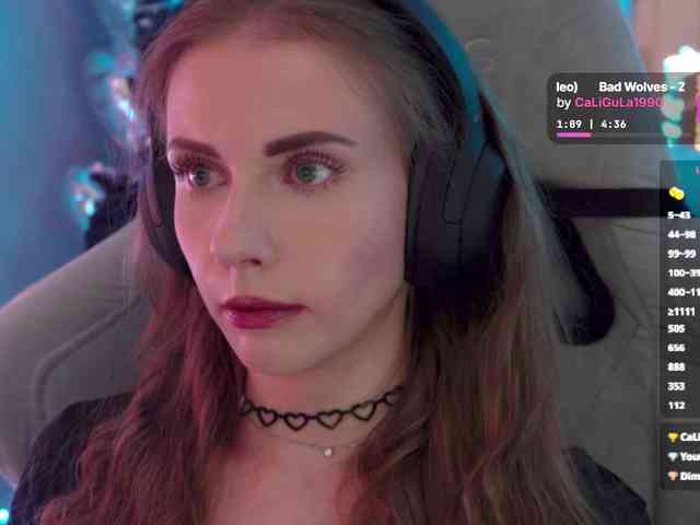 -VikkiL0vesChees... Live Webcam on BongaCams