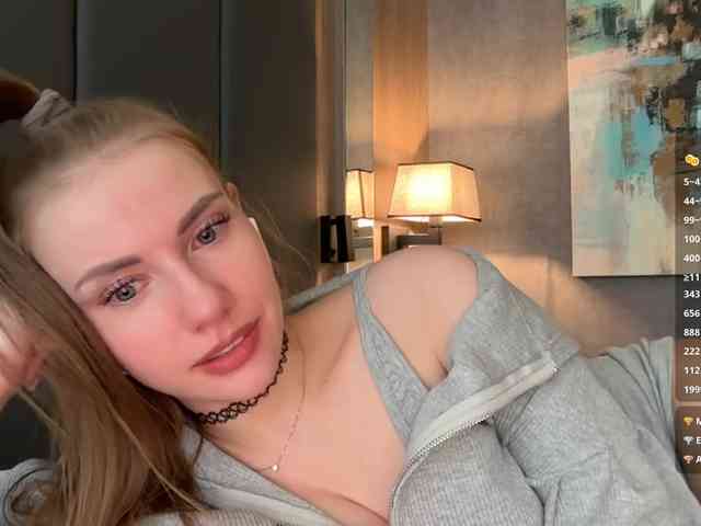 VikkiExtraCheese webcam