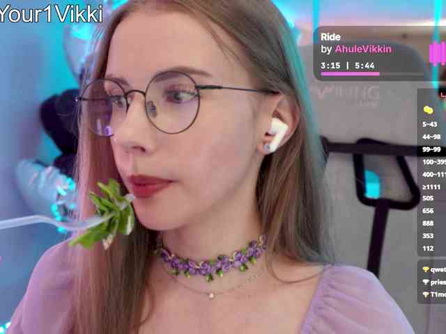 VikkiExtraCheese webcam