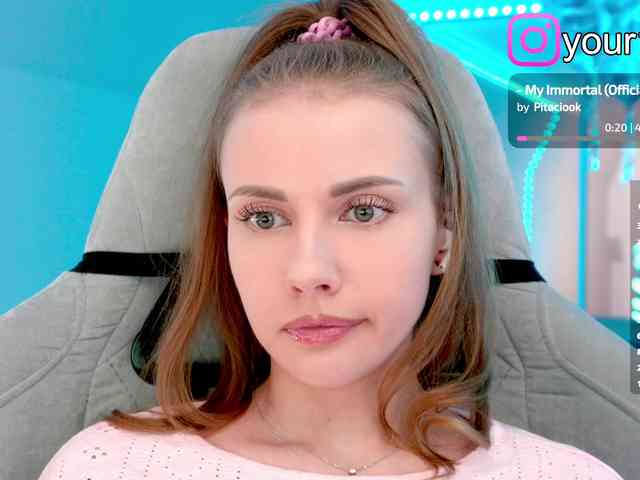 VikkiExtraCheese