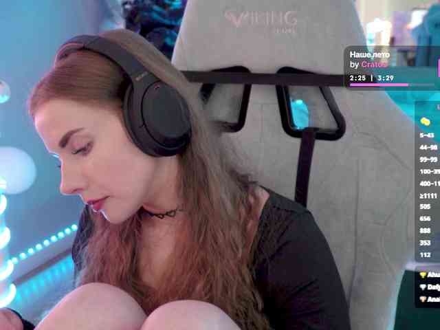 VikkiExtraCheese webcam