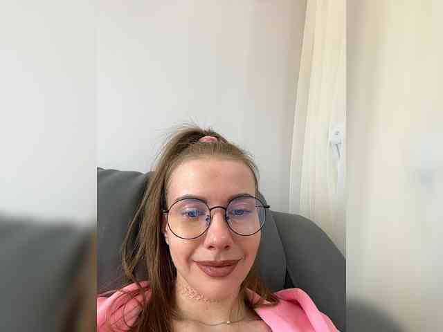 Model: VikkiExtraCheese