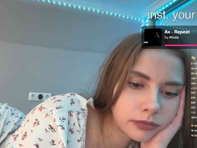 -VikkiL0vesCheese-