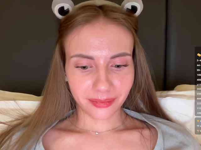 VikkiExtraCheese webcam