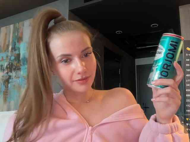 VikkiExtraCheese webcam