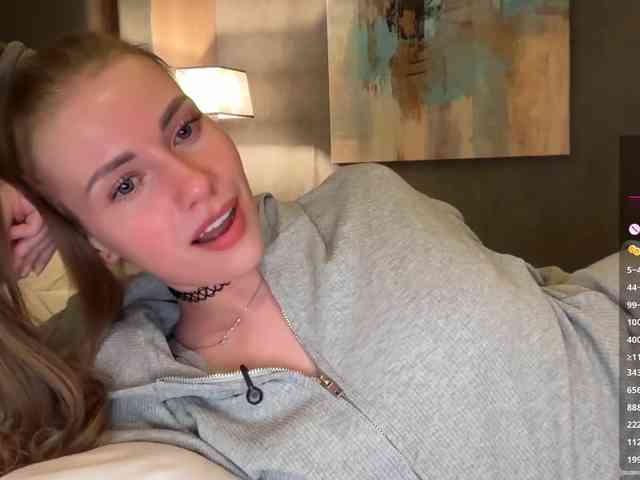 VikkiExtraCheese webcam