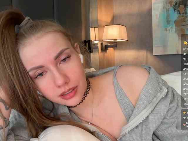 VikkiExtraCheese webcam