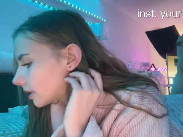 Модель: VikkiExtraCheese