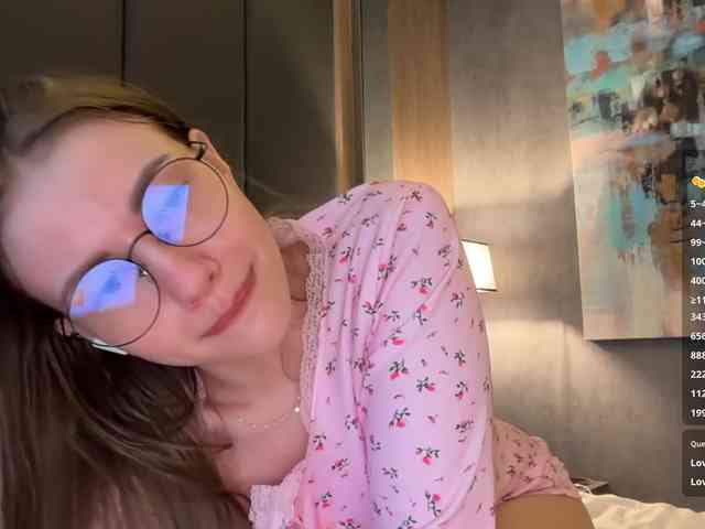 VikkiExtraCheese webcam