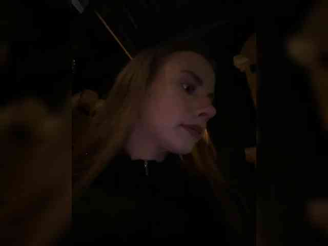 VikkiExtraCheese webcam
