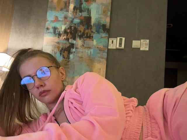 Модель: VikkiExtraCheese