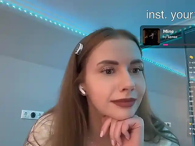 -VikkiL0vesCheese-