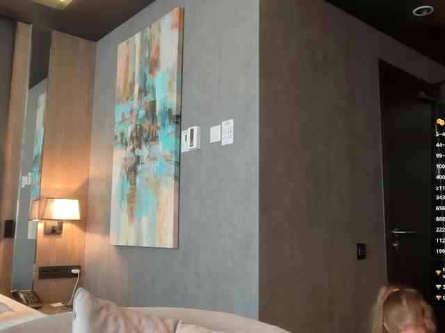 VikkiExtraCheese webcam