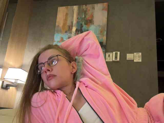 Model: VikkiExtraCheese