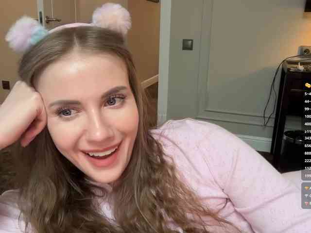 VikkiExtraCheese webcam