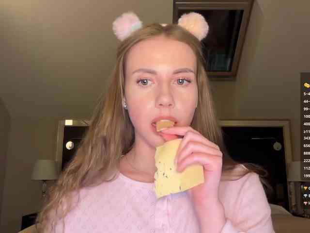 VikkiExtraCheese webcam