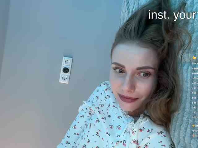 Модель: VikkiExtraCheese