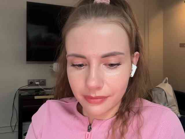 VikkiExtraCheese webcam