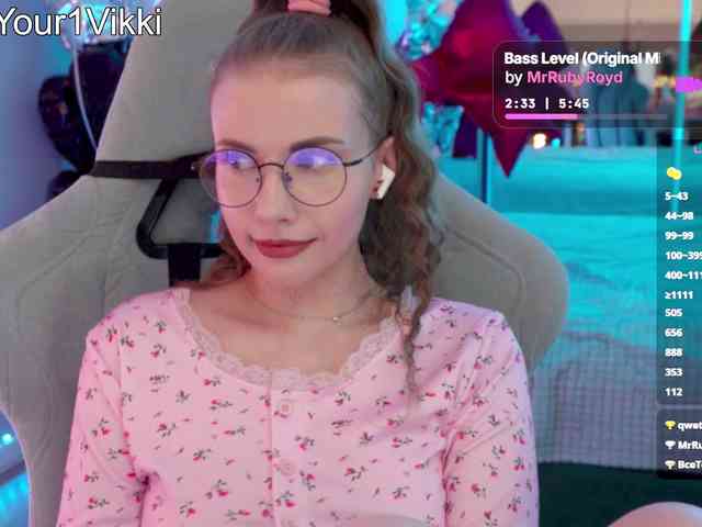 VikkiExtraCheese webcam