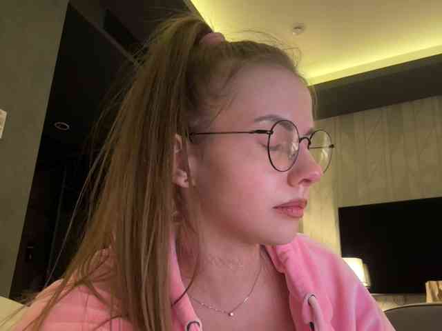 VikkiExtraCheese webcam