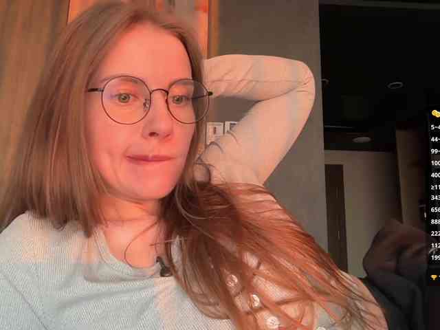 VikkiExtraCheese webcam