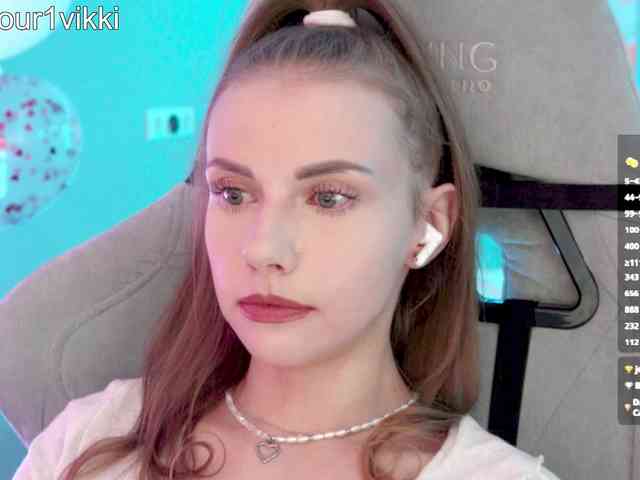 Model: VikkiExtraCheese