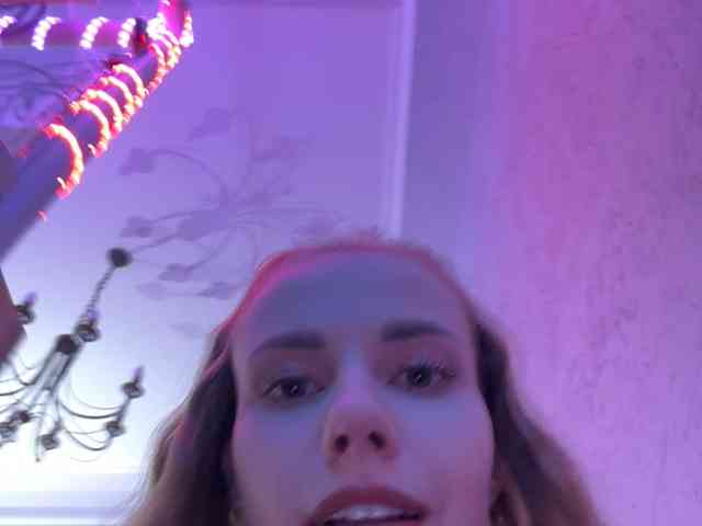 VikkiExtraCheese webcam