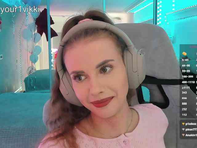 Модель: VikkiExtraCheese