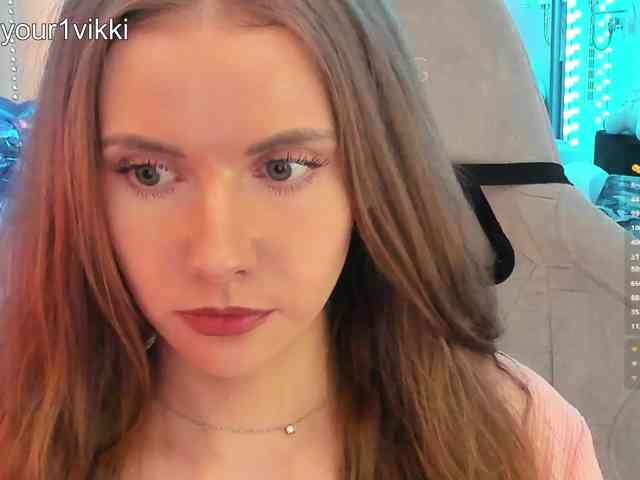 Model: VikkiExtraCheese