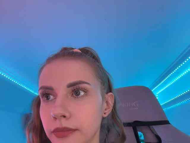 VikkiExtraCheese webcam