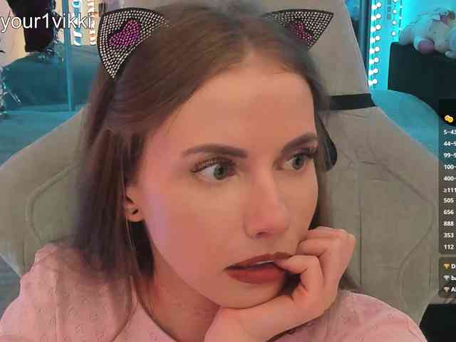VikkiExtraCheese webcam